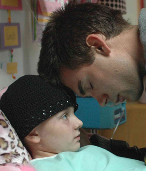 The_UItimate_Gift-4-Abigail_Breslin Drew_Fuller